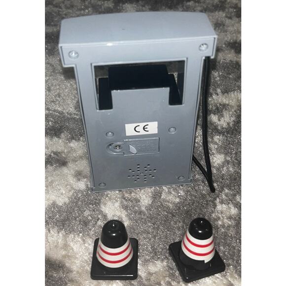 Matchbox Miniature Gas pump Sounds & Two Cars (NWT) - Picture 4 of 4